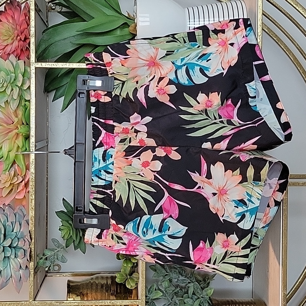 Girls NWOT Size XL 14-16 Old Navy Active Go-Dry Floral Shorts